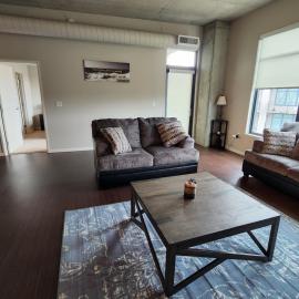 Penthouse Loft In The Flats, hotel in Cleveland