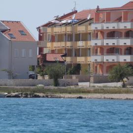 Apartments by the sea Povljana, Pag - 3316, hotel in Povljana