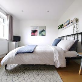 Self-contained annexe excellent location