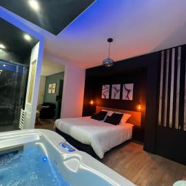 CK Suite & Spa - Jacuzzi Privatif - Reims, hotel u gradu 'Reims'