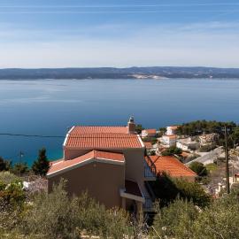 Apartments with parking space Mimice, Omis - 2805, ξενοδοχείο σε Mimice