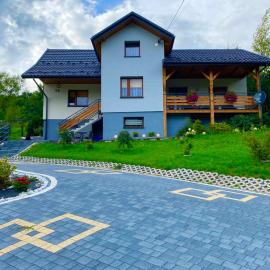 Domek całoroczny "U Haliny'', hotel en Mutne