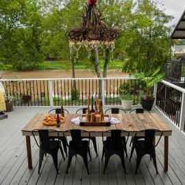 Chateau Royale, Pet Friendly, On Bayou, Downtown!, hotel a New Iberia