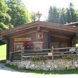 Almbrünnerl die Almhütte auf der Raffner Alm, hotel in Ruhpolding