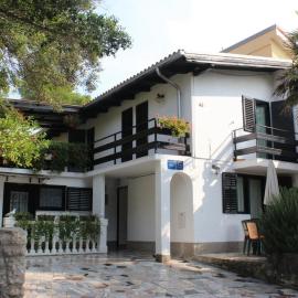 Apartments with parking space Artatore, Losinj - 5377, hotel din Cunski