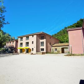 The Originals City, Hôtel Les Bastides du Gapeau, מלון בSolliès-Toucas
