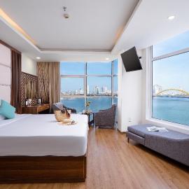 Pariat River Front Hotel