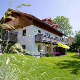 Ferienwohnungen Haus Rachel, hotel di Neuschönau