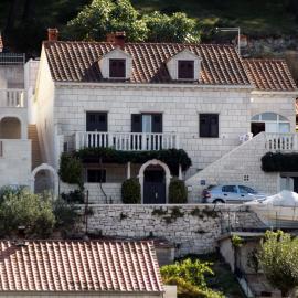 Apartments by the sea Pucisca, Brac - 5625, ξενοδοχείο σε Pučišća