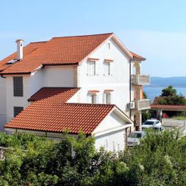 Apartments with parking space Crikvenica - 5589