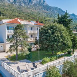 Villa Gomila, hotel in Brist