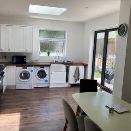 Spacious 4-bed sleeps 10 comfortably: Wolverhampton şehrinde bir otel