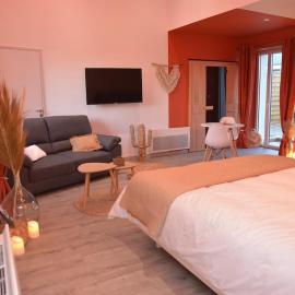 L'Evasion chambre DUNE avec sauna et spa privatifs, hotel a Prinquiau