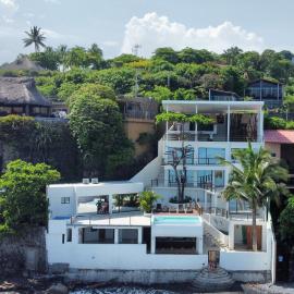 LAOLA SURF CAMP EL SUNZAL