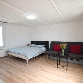 Lake Getaway Apartment with Private entrance, right on the Lake Constance cycle path, barbecue area, free wifi, Netflix and free bikes