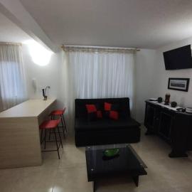 Alojamiento en Cúcuta al lado del Centro Comercial Jardín Plaza, hotel in Cúcuta