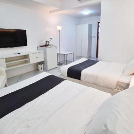 San Jose में, होटल Staycation Hotel