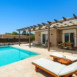 Cypress View Boutique Villa, hotel v mestu Asgourou