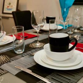 Aqua Dreams - Serviced Luxury Modern Belfast City Centre 2 Bed Apartment, hotel em Belfast
