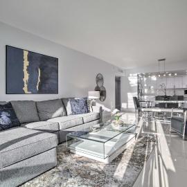 < Half-Mi to Beach: Sunny Isles Resort Condo