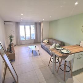 Superbe appartement avec piscine et stationnement