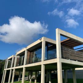 Glass Cube, готель у місті Outes