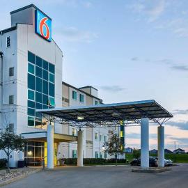 Motel 6-Grande Prairie, AB, hotelli kohteessa Grande Prairie