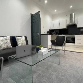 The Aylestone - Leicester City 1 Bed Apartment, Free Parking by YO ROOM!