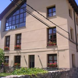 APARTAMENTO ARCE I en el Valle de Benasque, Hotel in Castejón de Sos