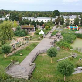 Familien Wellness Hotel Seeklause GmbH & CoKG mit großem Abenteuerspielplatz "Piraten-Insel-Usedom" Kinder immer All-Inklusive & Getränke ganztags inklusive, khách sạn ở Trassenheide