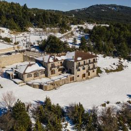 Karyatis Resort, hotel en Synikia Mesi Trikalon