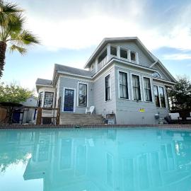 Sparkling pool home 6-BR Oasis Near Downtown