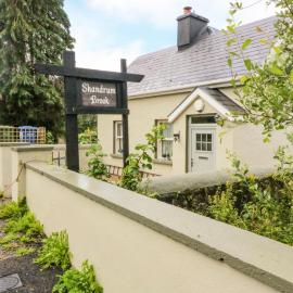 Shandrum Brook, hotel a Killare