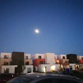 Beautiful 3BR townhouse with on-premises parking: Calimaya de Díaz González şehrinde bir otel