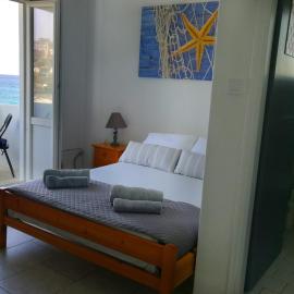 Eirini's Rooms, hotel em Azolimnos