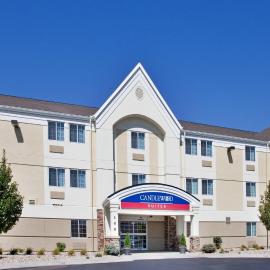 Candlewood Suites Junction City - Ft. Riley by IHG, hotelli kohteessa Junction City
