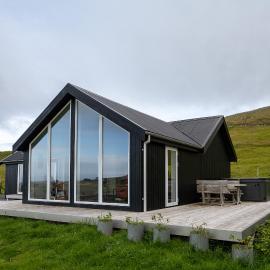Peaceful Nature Escape in Skálavík - 3BR - Parking, hotell i Skálavík