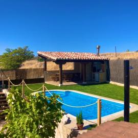 Casa Rural Las Albertas, Hotel in Arbancón