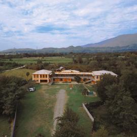 Matua guest house，Jvari的飯店