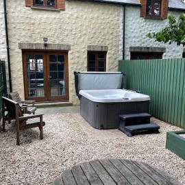 Cottage With Hot Tub in Pembrokeshire