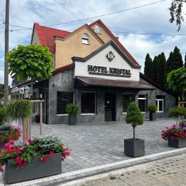 Hotel i Restauracja „KRISTAL”, хотел в Бранево