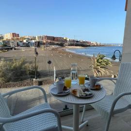 Vistas Melenara by CanariApartment - Beachfront Apartments with Balcony and Fast WiFi, hotel v destinaci Telde