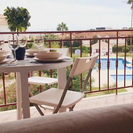 Lindo apartamento junto à praia e à Marina de Vilamoura com Piscina e Wi-Fi, hotel in Quarteira