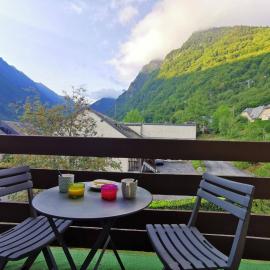 Joli studio vue sur les montagnes avec balcon