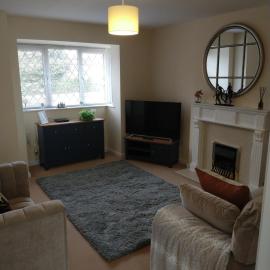 Sunningdale homely detached family,contractor 3 bed house with Parking