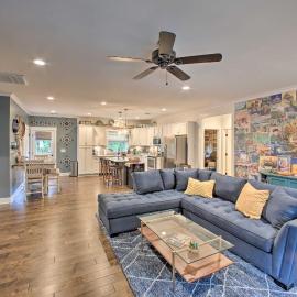 2 Mi to Downtown: Luxe Greenville Retreat!, hotel in Greenville