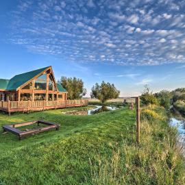 Stunning Driggs Retreat w/ Private Hot Tub & Pond!, hotel v destinácii Driggs