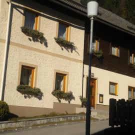 Haus Stöffler, hotell sihtkohas Reisach