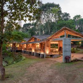 Estate Stay - Riverside Coffee, hotel v destinaci Siddapur
