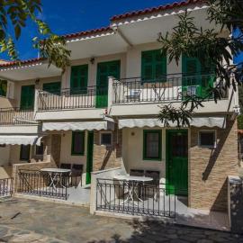 Stathopoulos Apartments، فندق في سامباتيكي